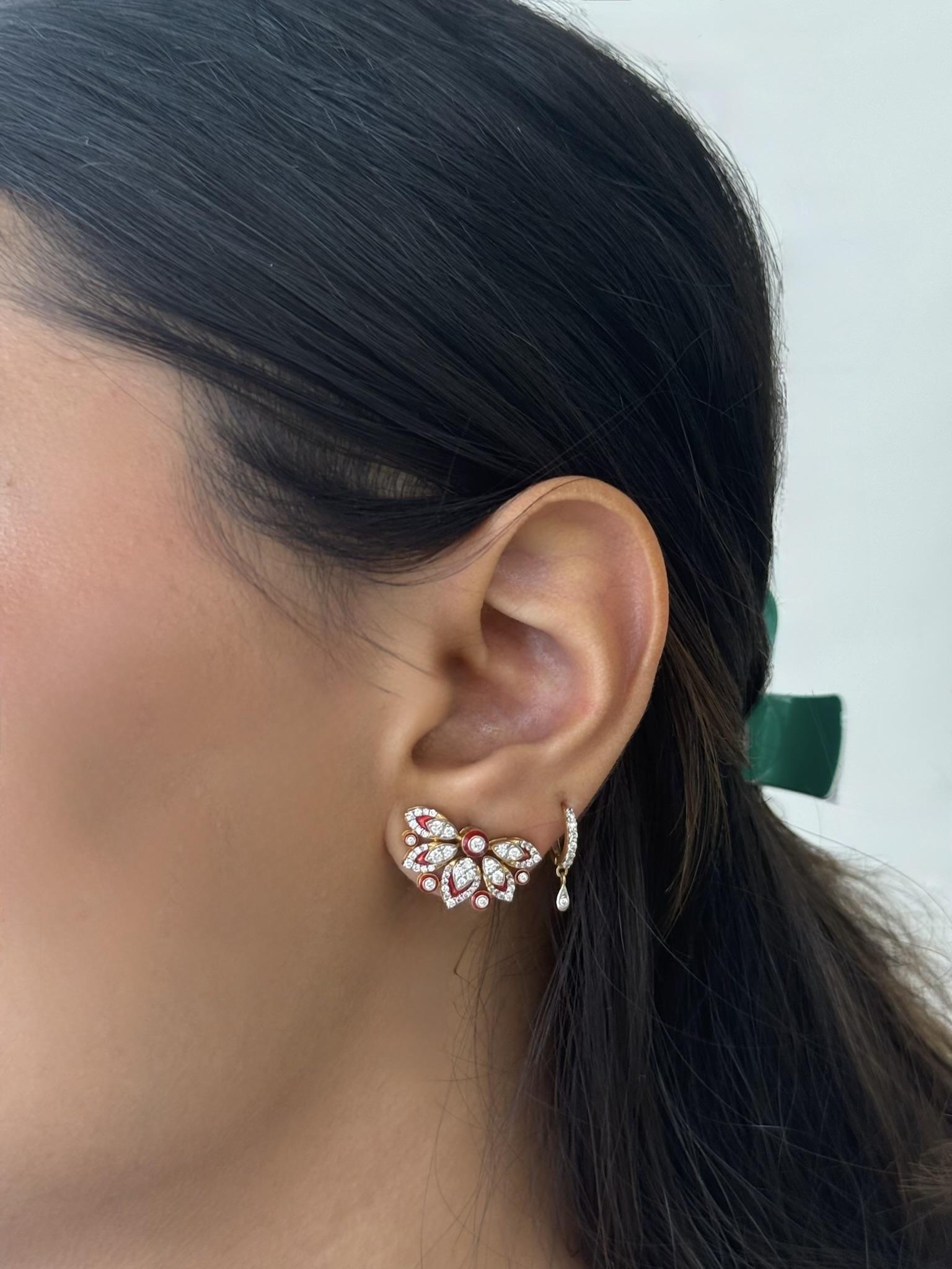 Flare earrings hover